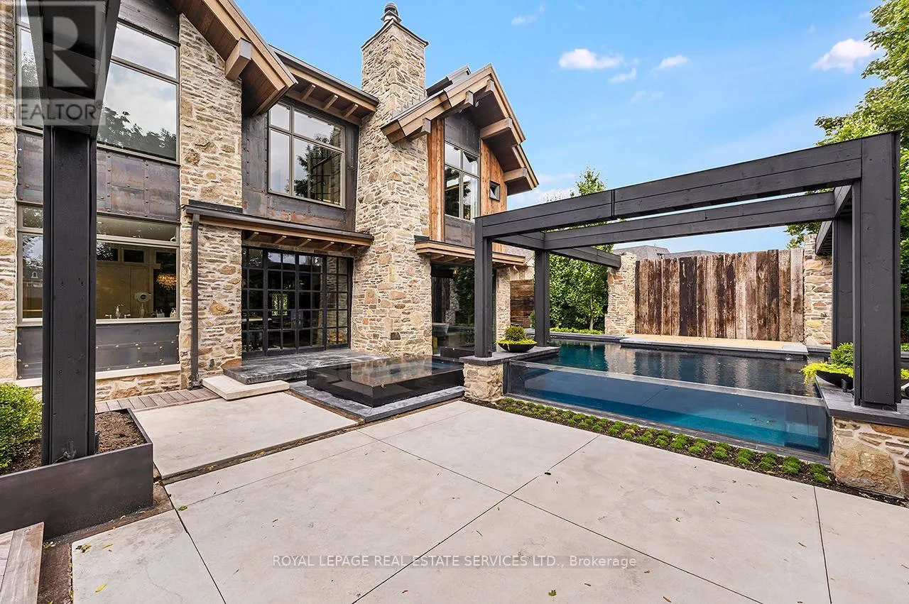 27 GOODMAN CRESCENT