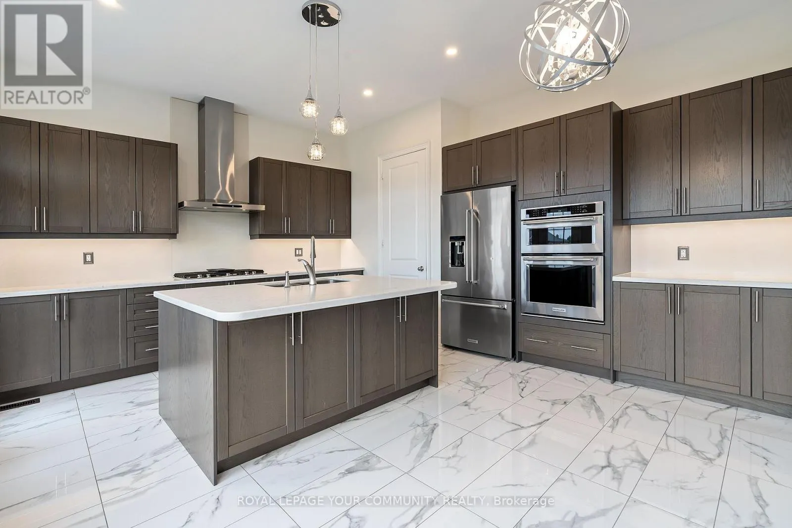 23 PELEE AVENUE