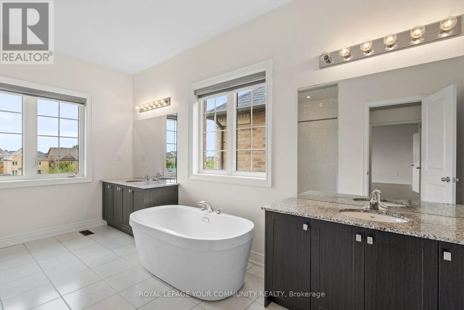 23 PELEE AVENUE