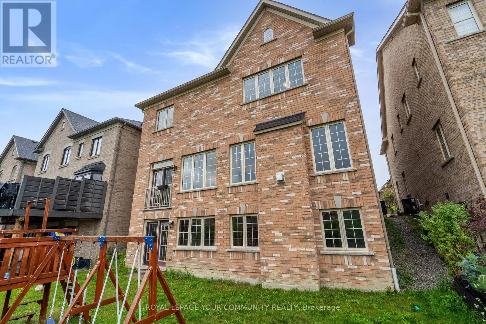 23 PELEE AVENUE