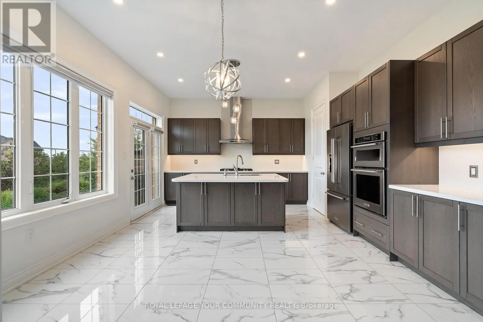 23 PELEE AVENUE