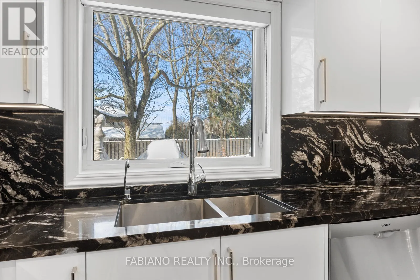 186 WIGWOSS DRIVE