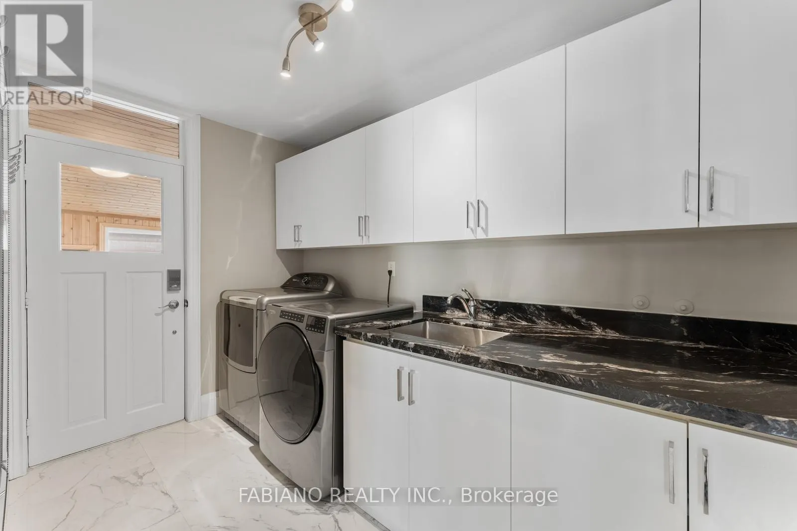 186 WIGWOSS DRIVE