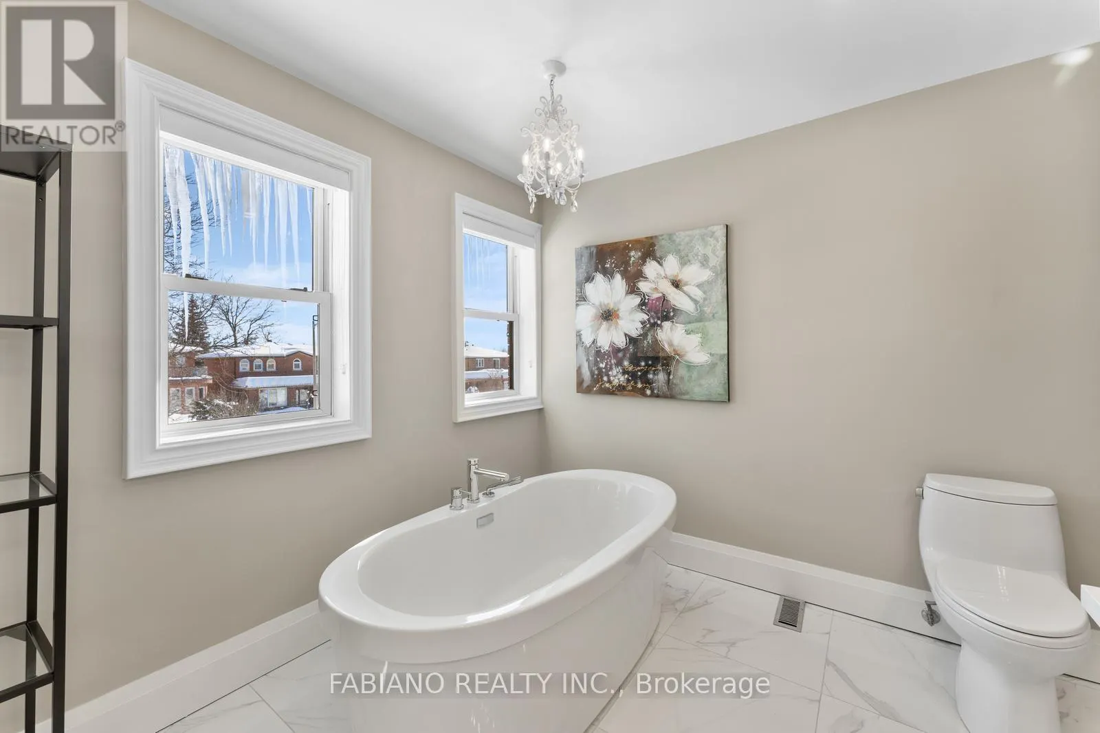 186 WIGWOSS DRIVE