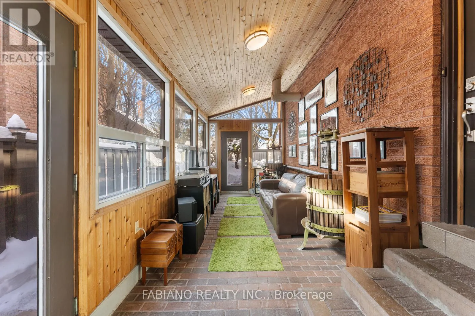 186 WIGWOSS DRIVE