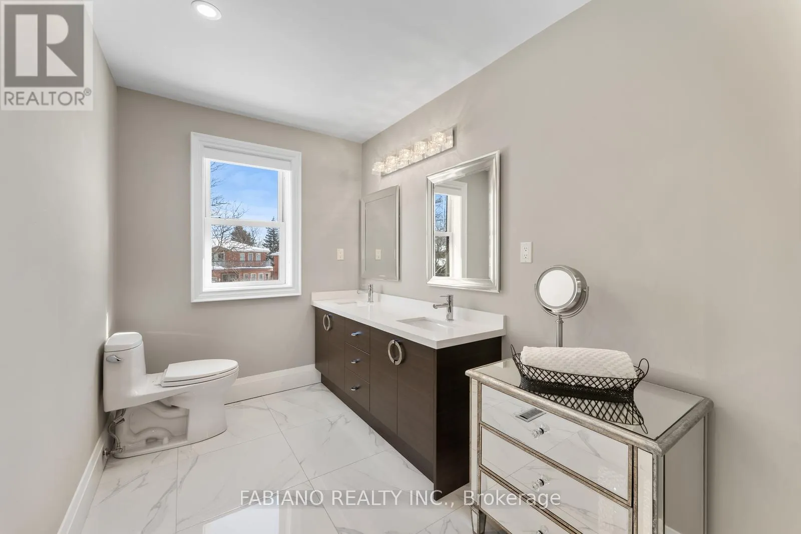 186 WIGWOSS DRIVE