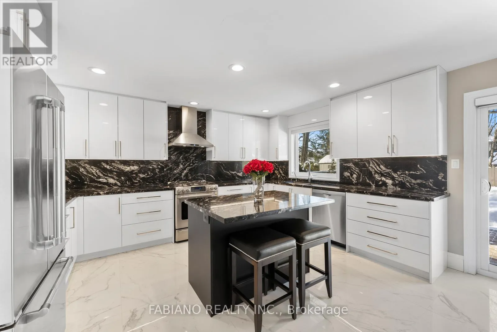 186 WIGWOSS DRIVE