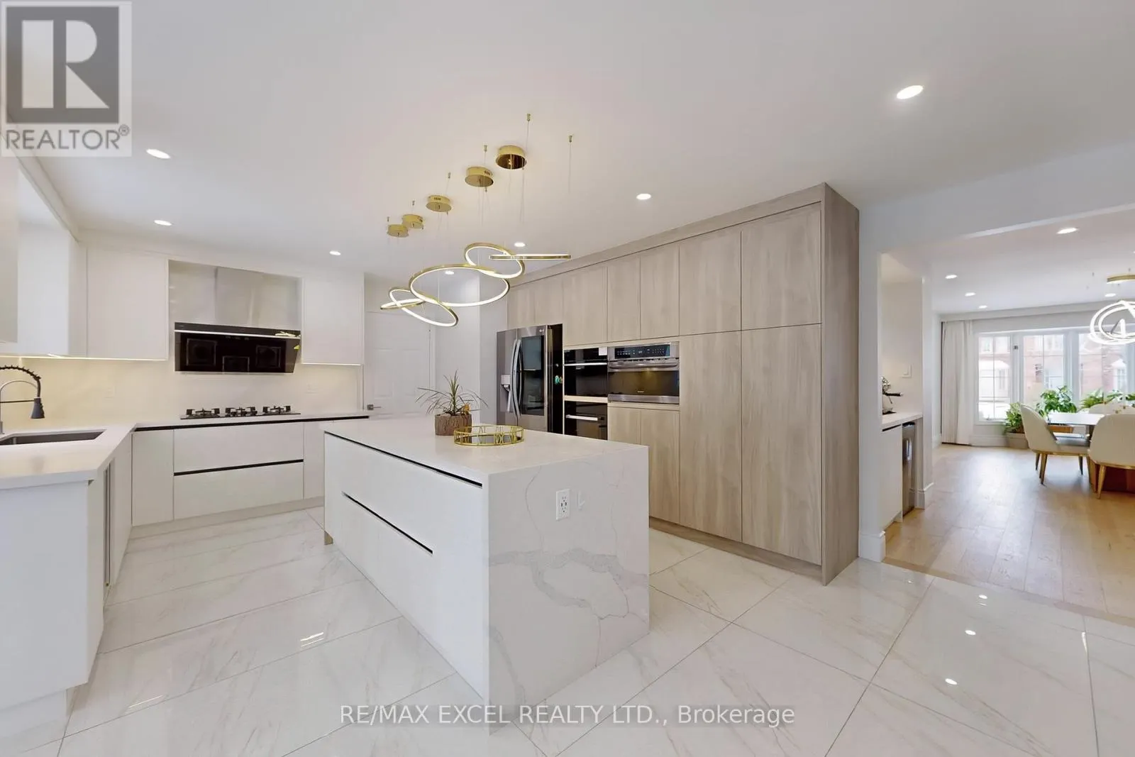 12 MOSES CRESCENT