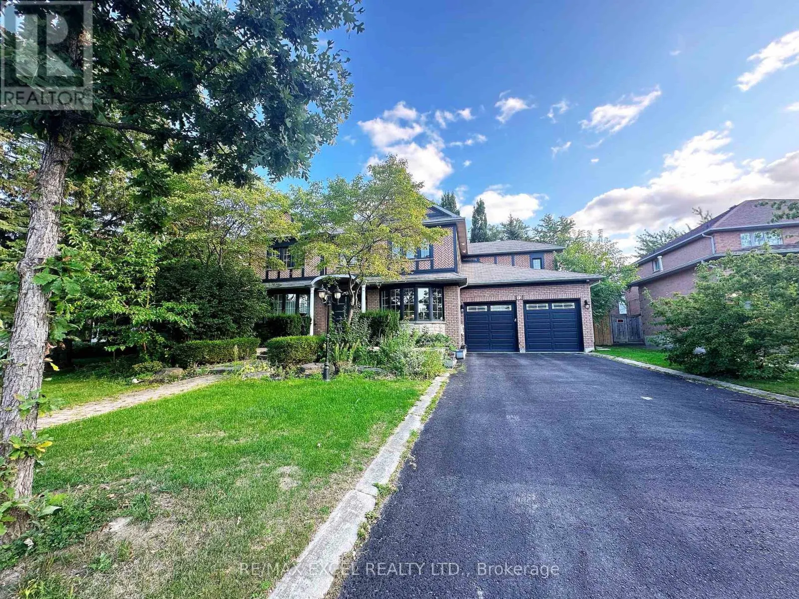 12 MOSES CRESCENT