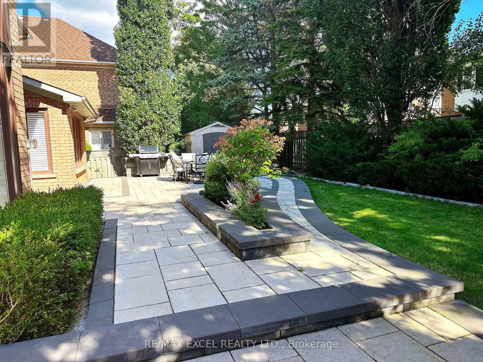 12 MOSES CRESCENT