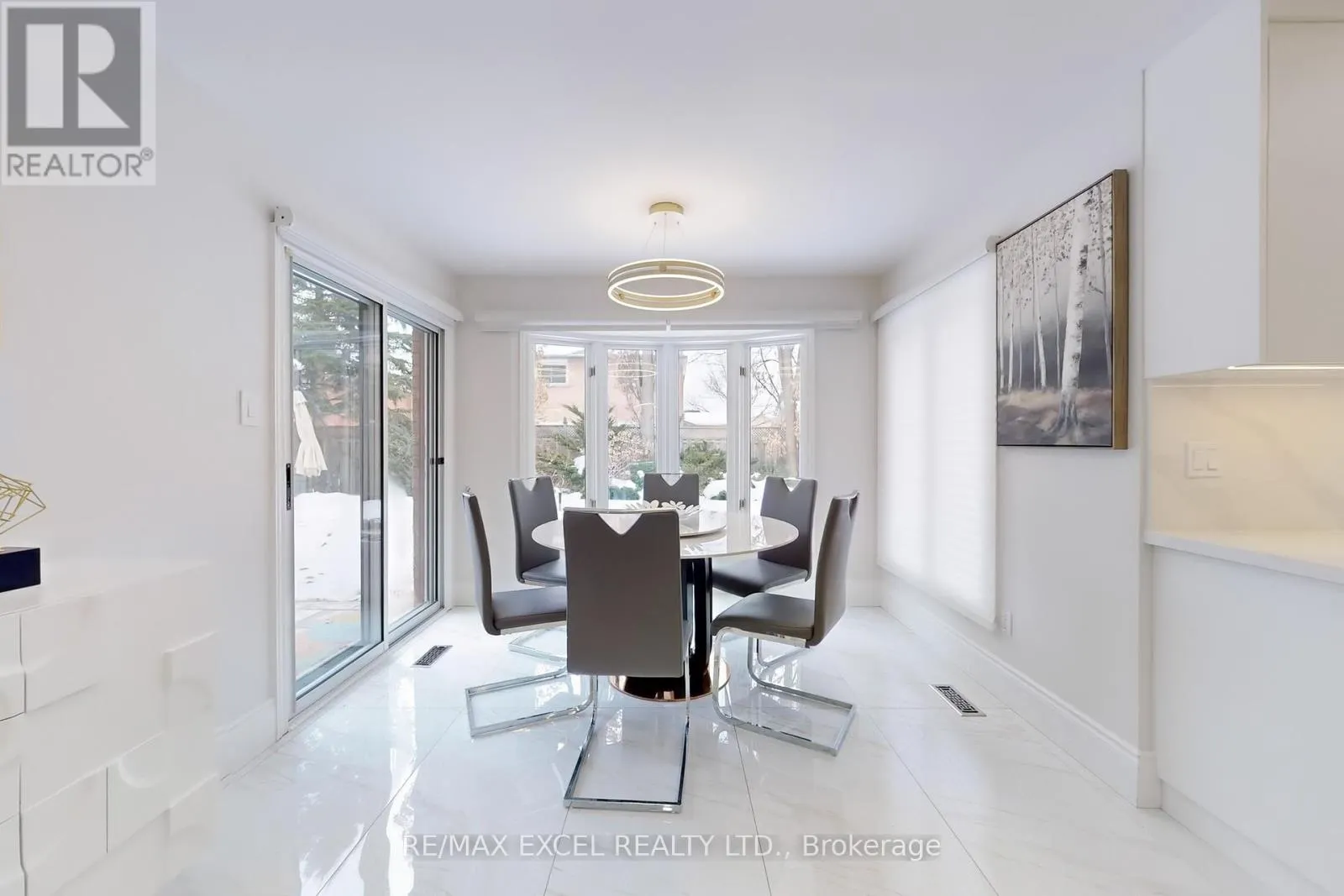 12 MOSES CRESCENT
