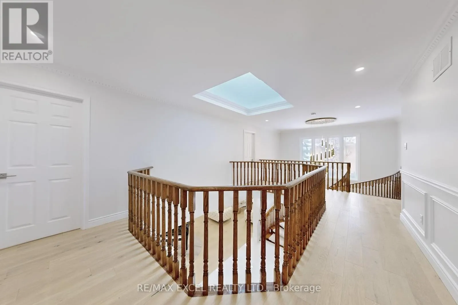 12 MOSES CRESCENT