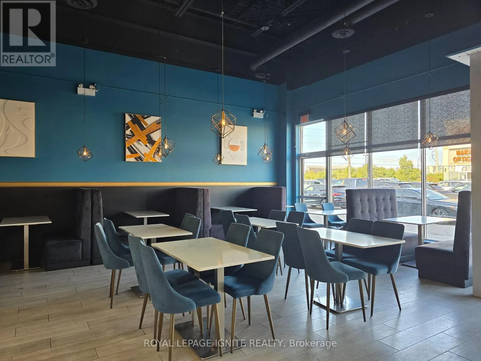 3 - 444 HOLLAND STREET W