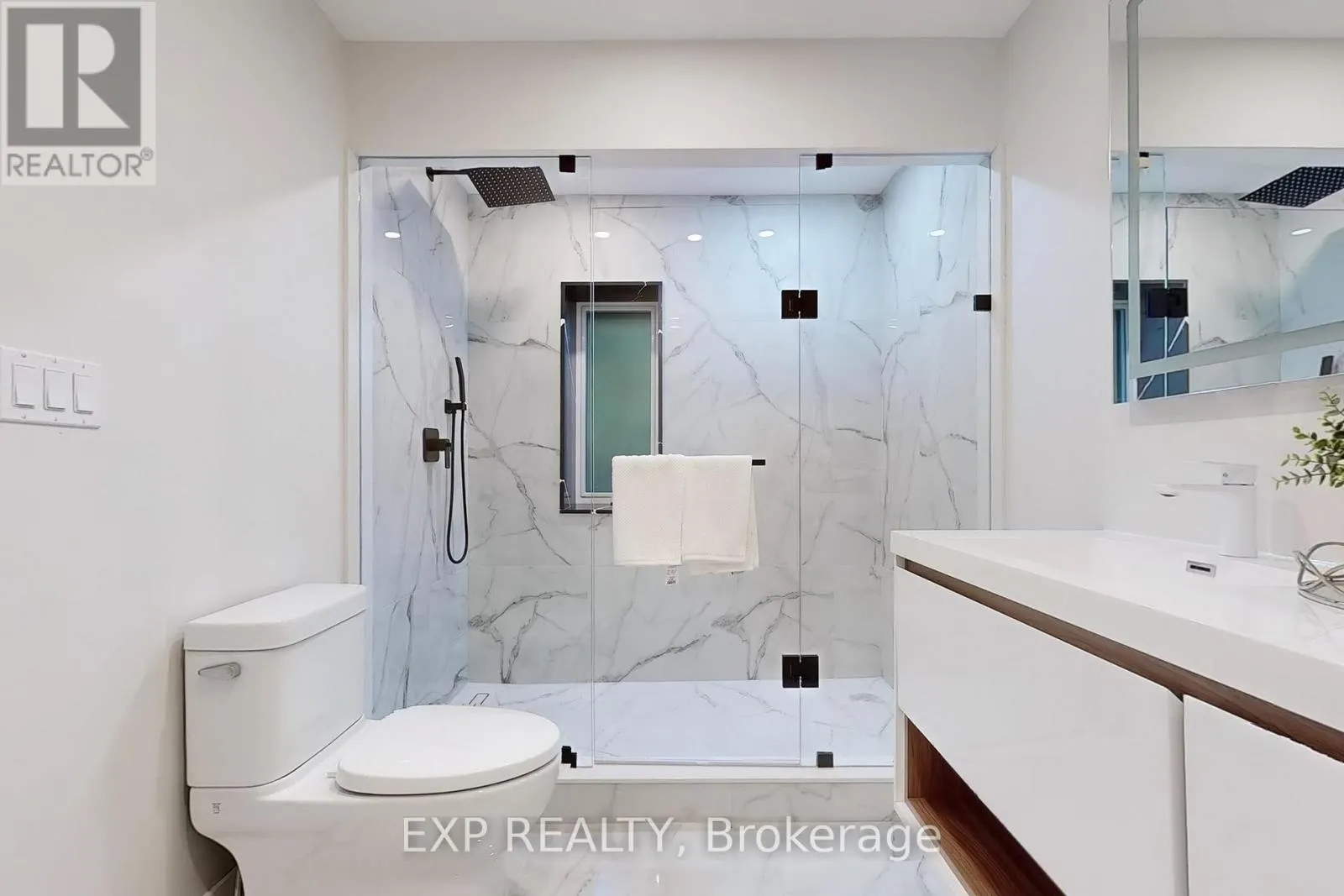 385 EASY STREET