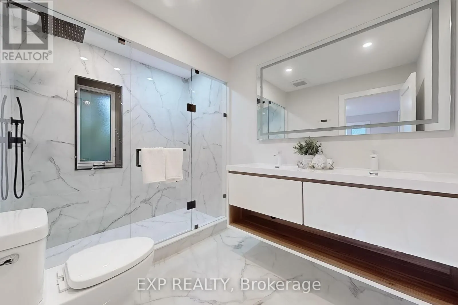 385 EASY STREET