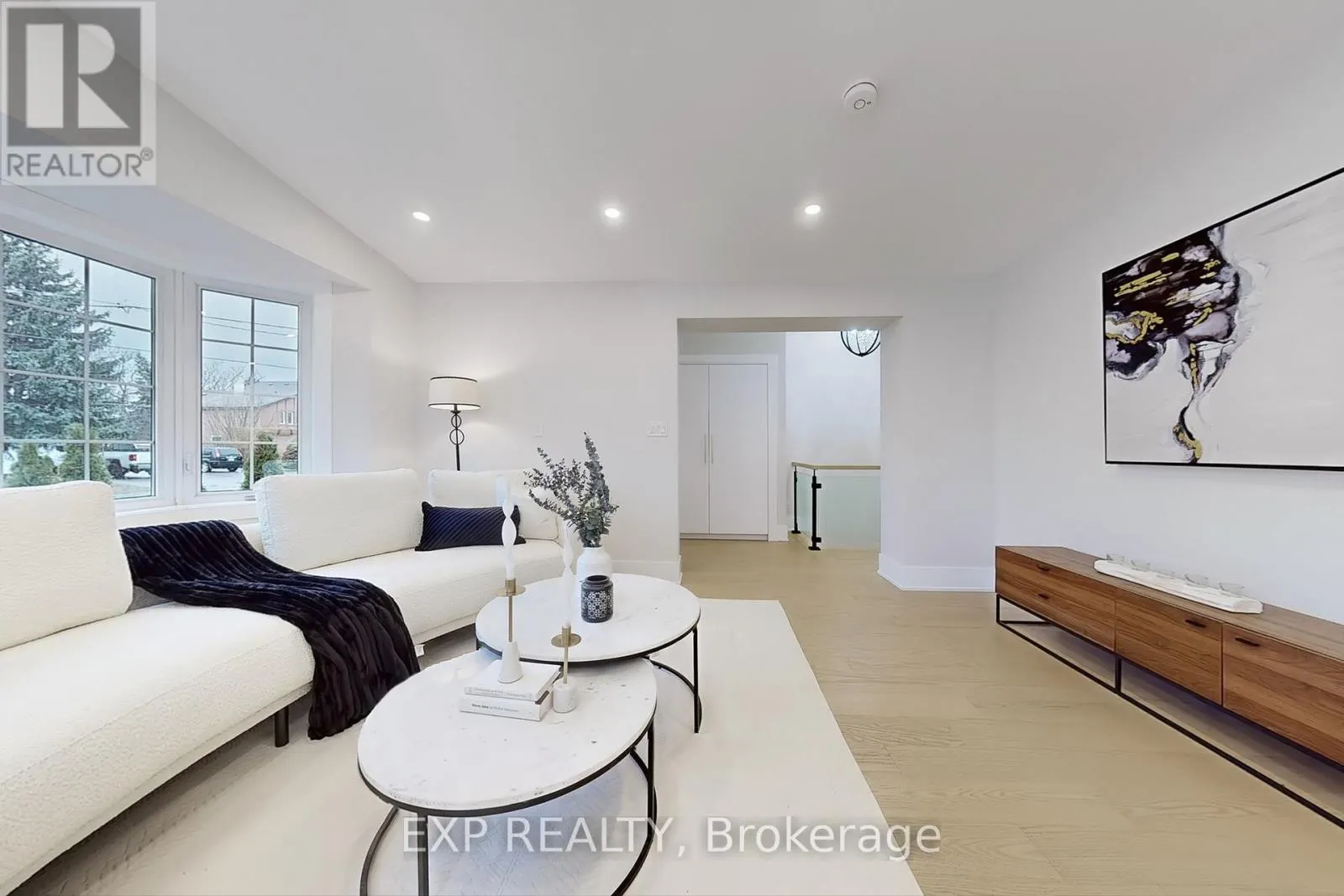 385 EASY STREET
