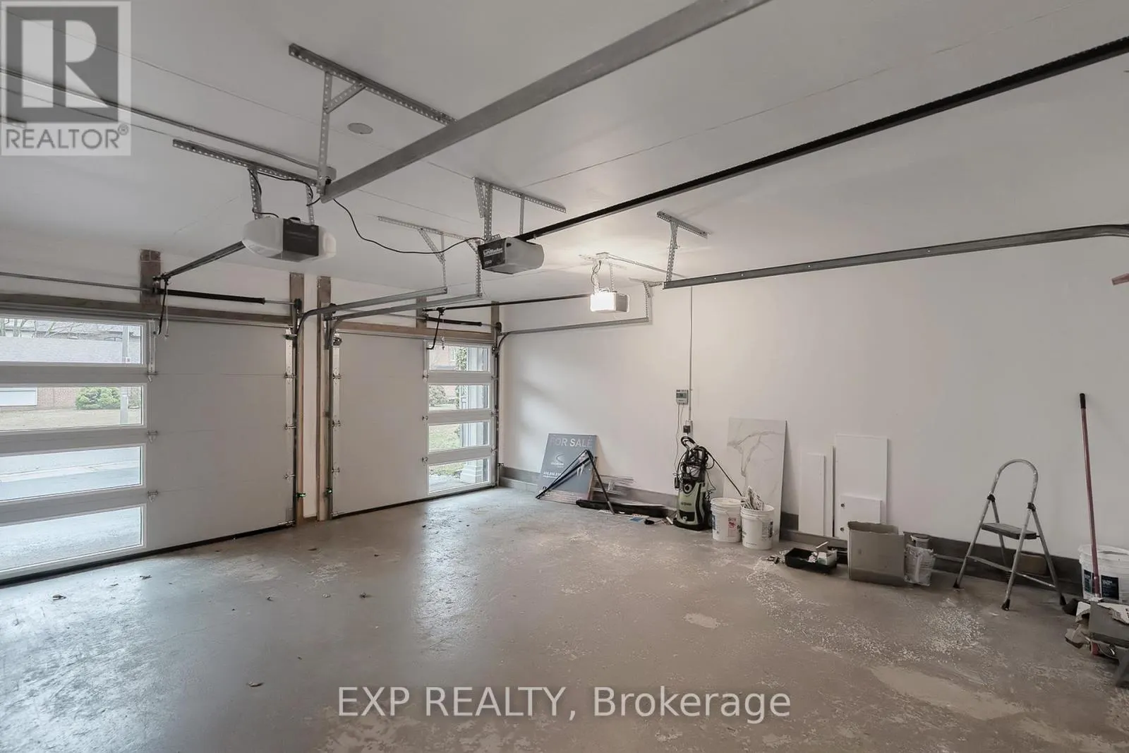 385 EASY STREET