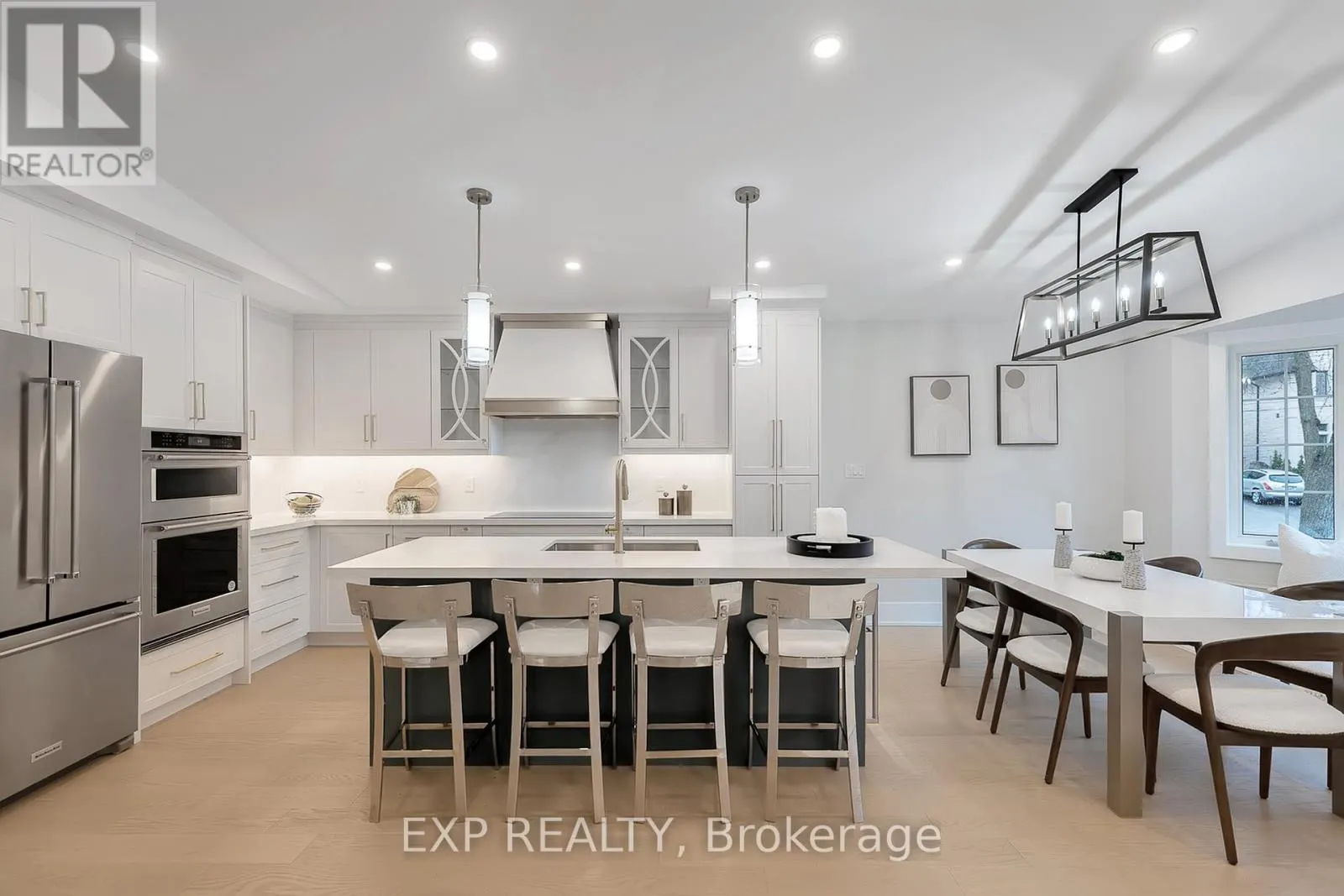 385 EASY STREET