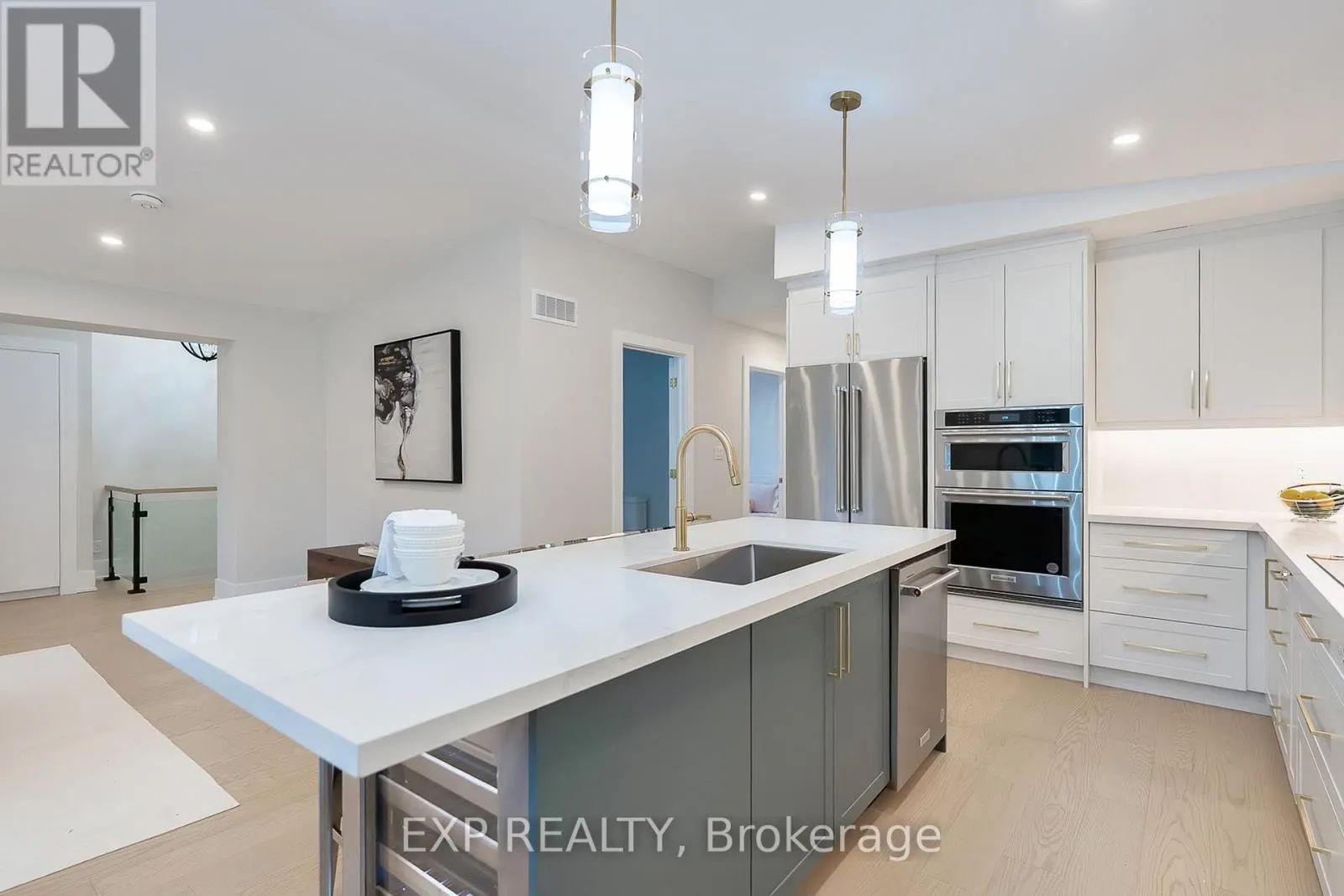385 EASY STREET