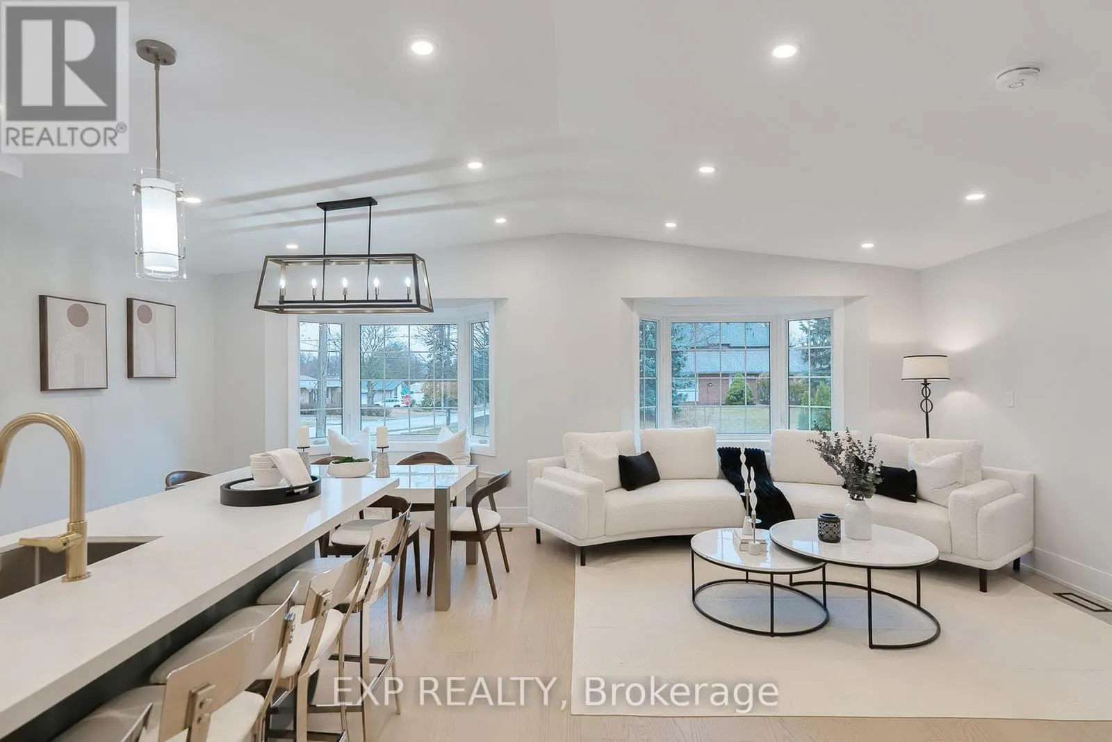 385 EASY STREET