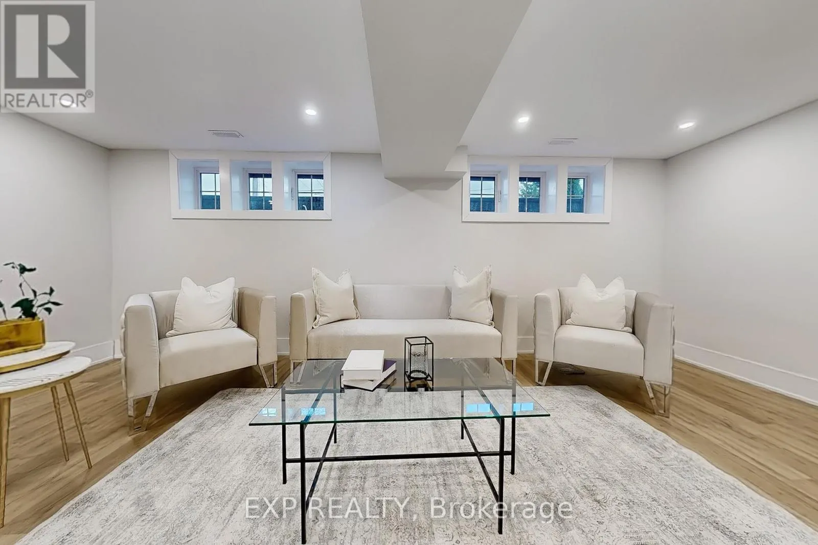 385 EASY STREET