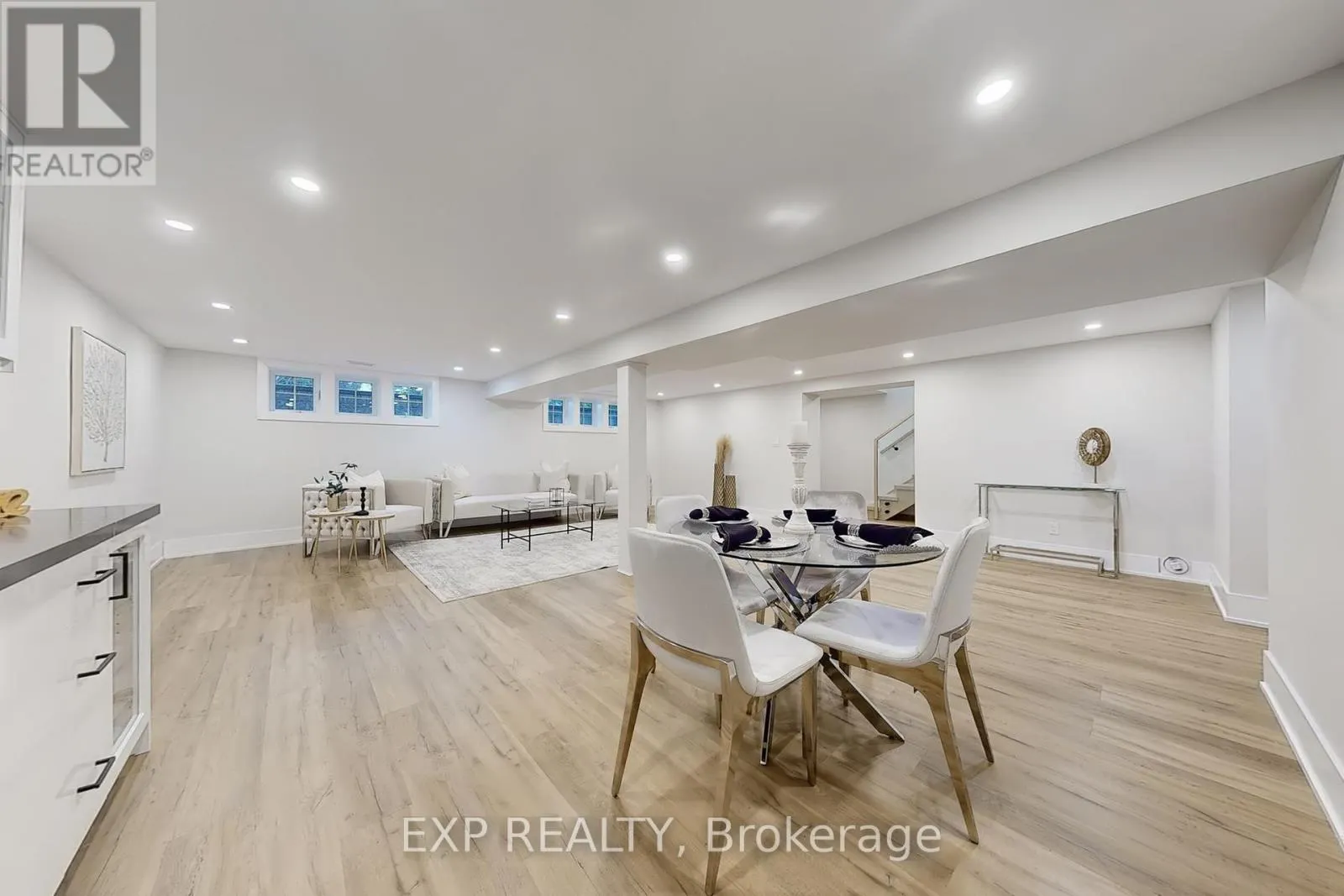 385 EASY STREET