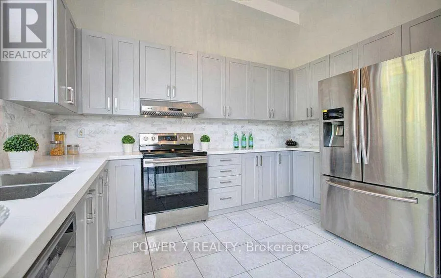 85 QUEENSWAY DRIVE