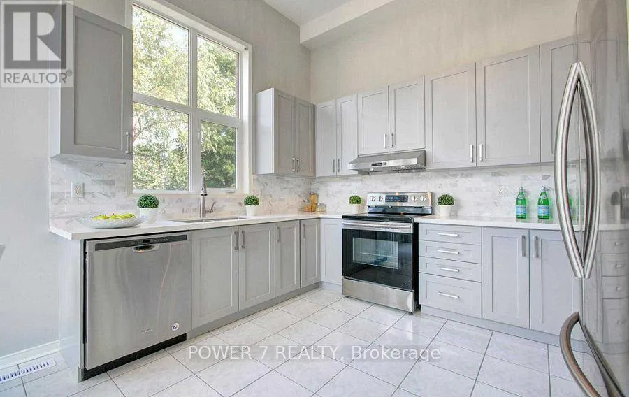 85 QUEENSWAY DRIVE