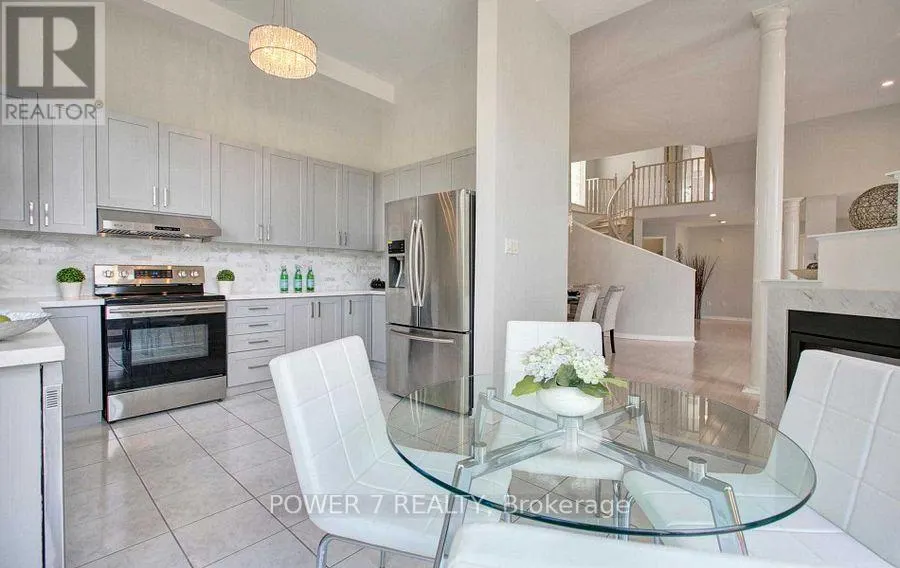 85 QUEENSWAY DRIVE