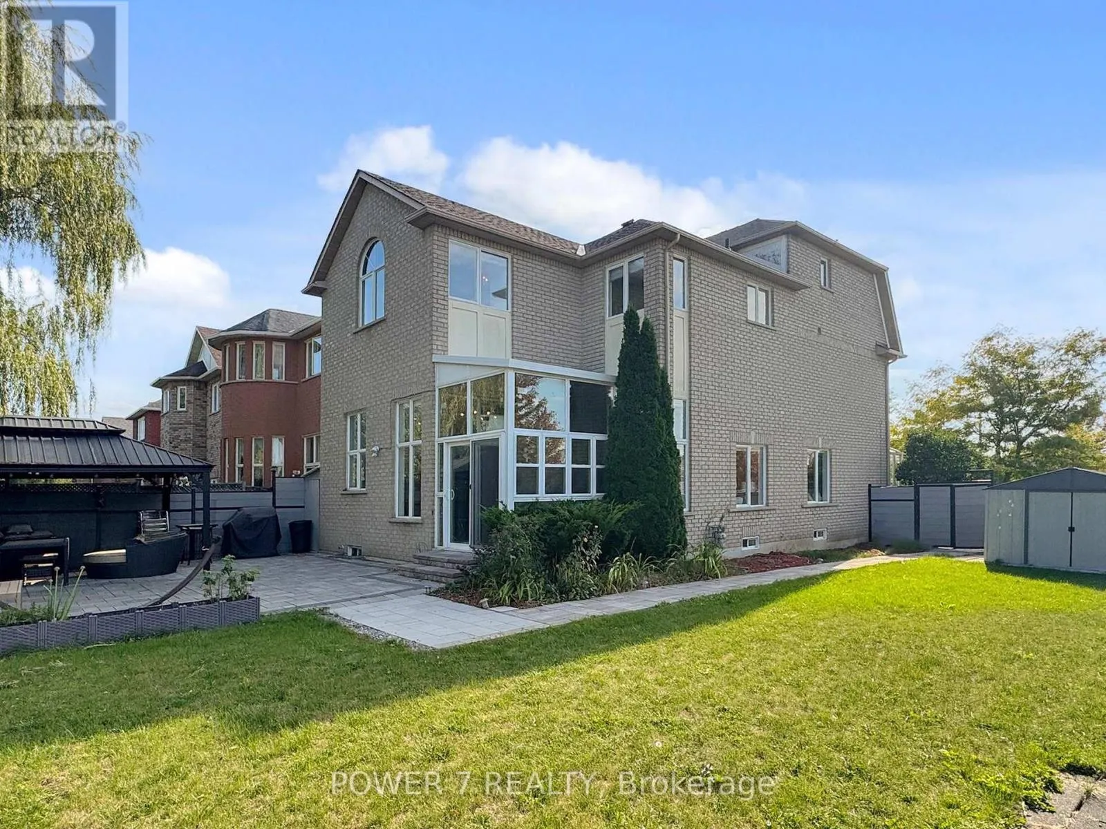 85 QUEENSWAY DRIVE