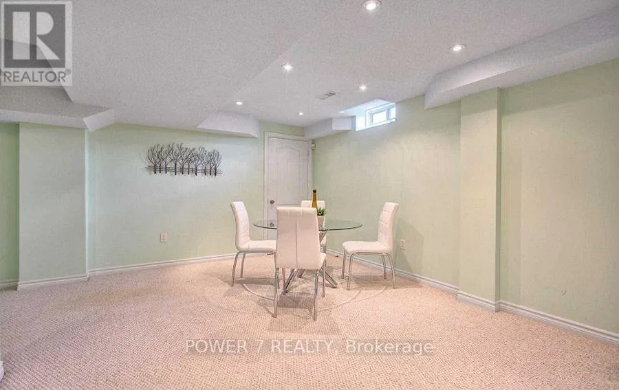 85 QUEENSWAY DRIVE