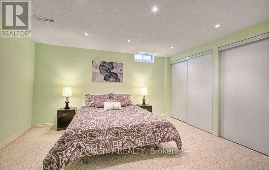 85 QUEENSWAY DRIVE