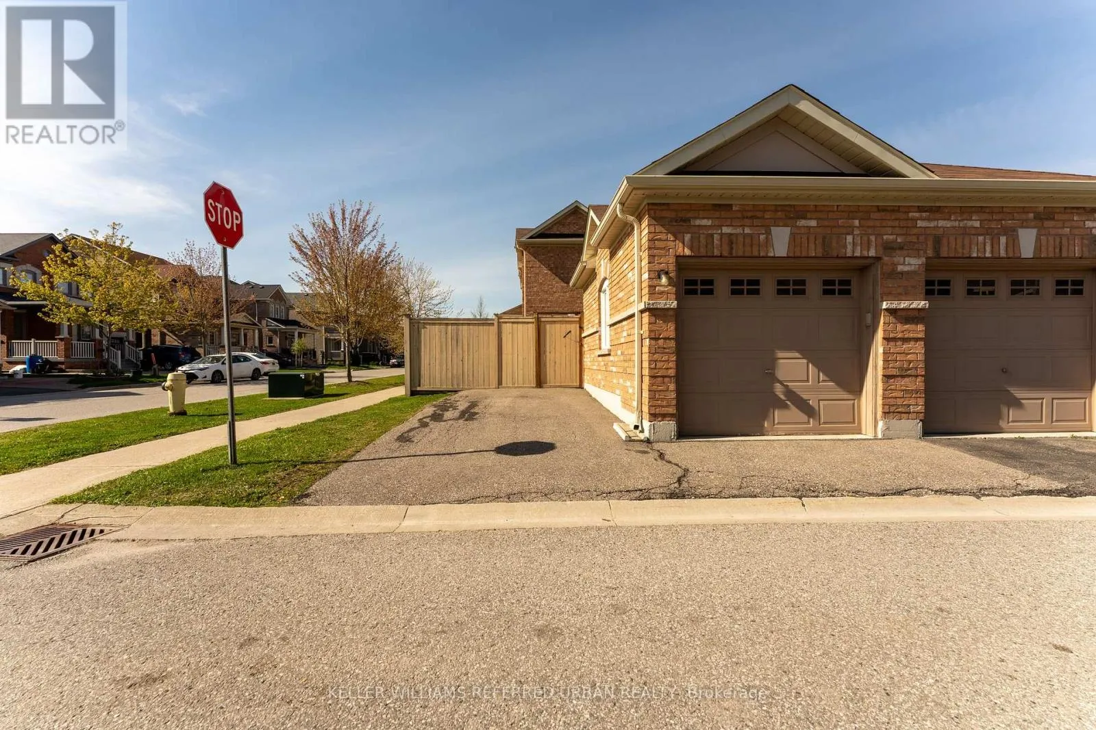 1 GREEN HOLLOW COURT