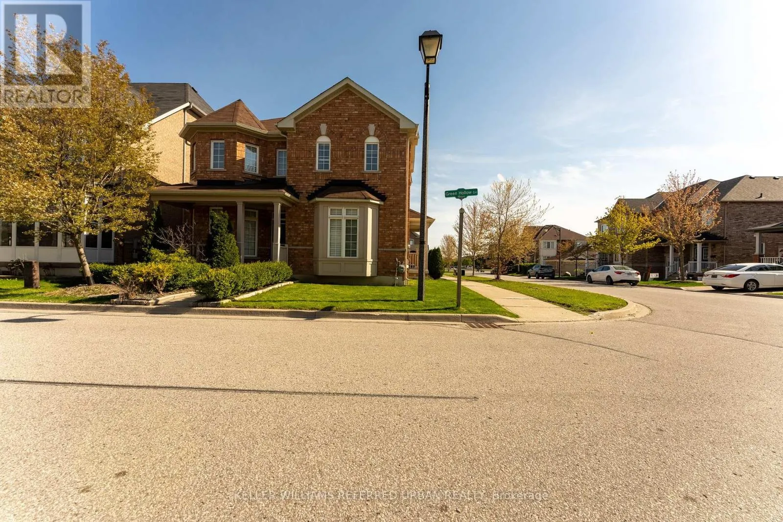 1 GREEN HOLLOW COURT