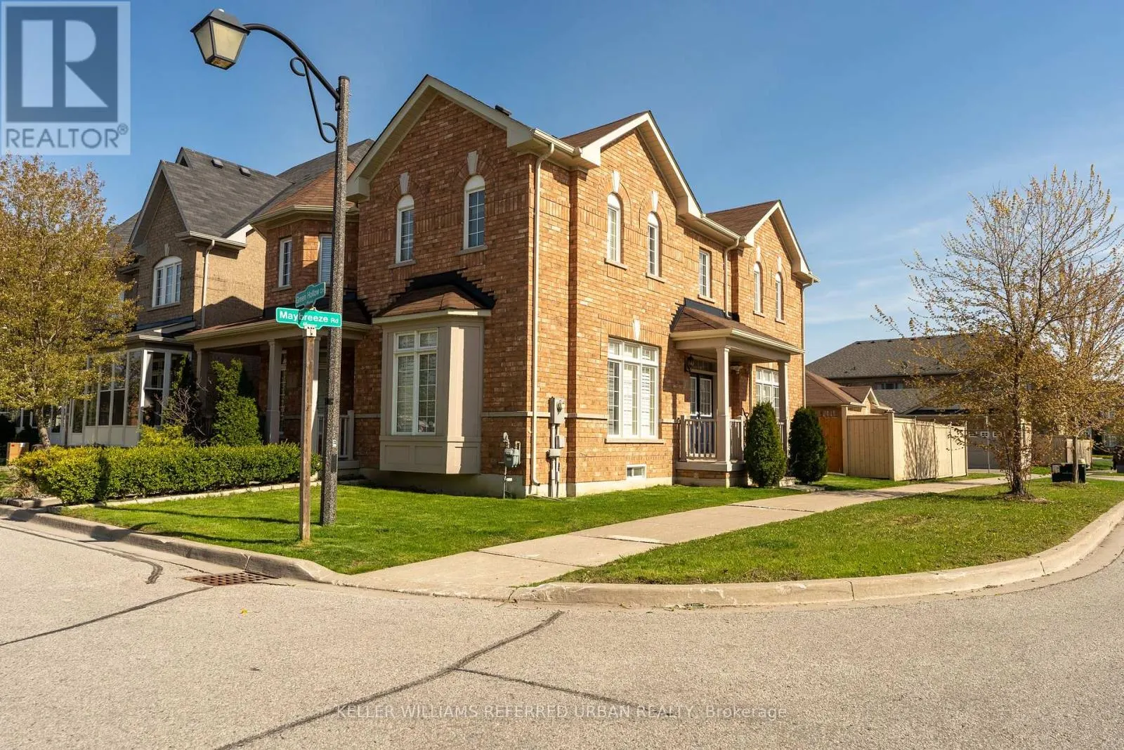 1 GREEN HOLLOW COURT
