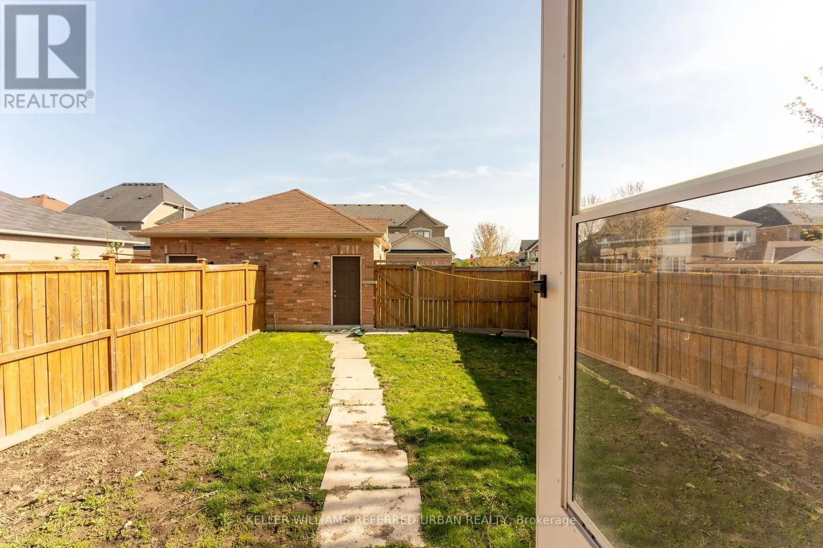 1 GREEN HOLLOW COURT