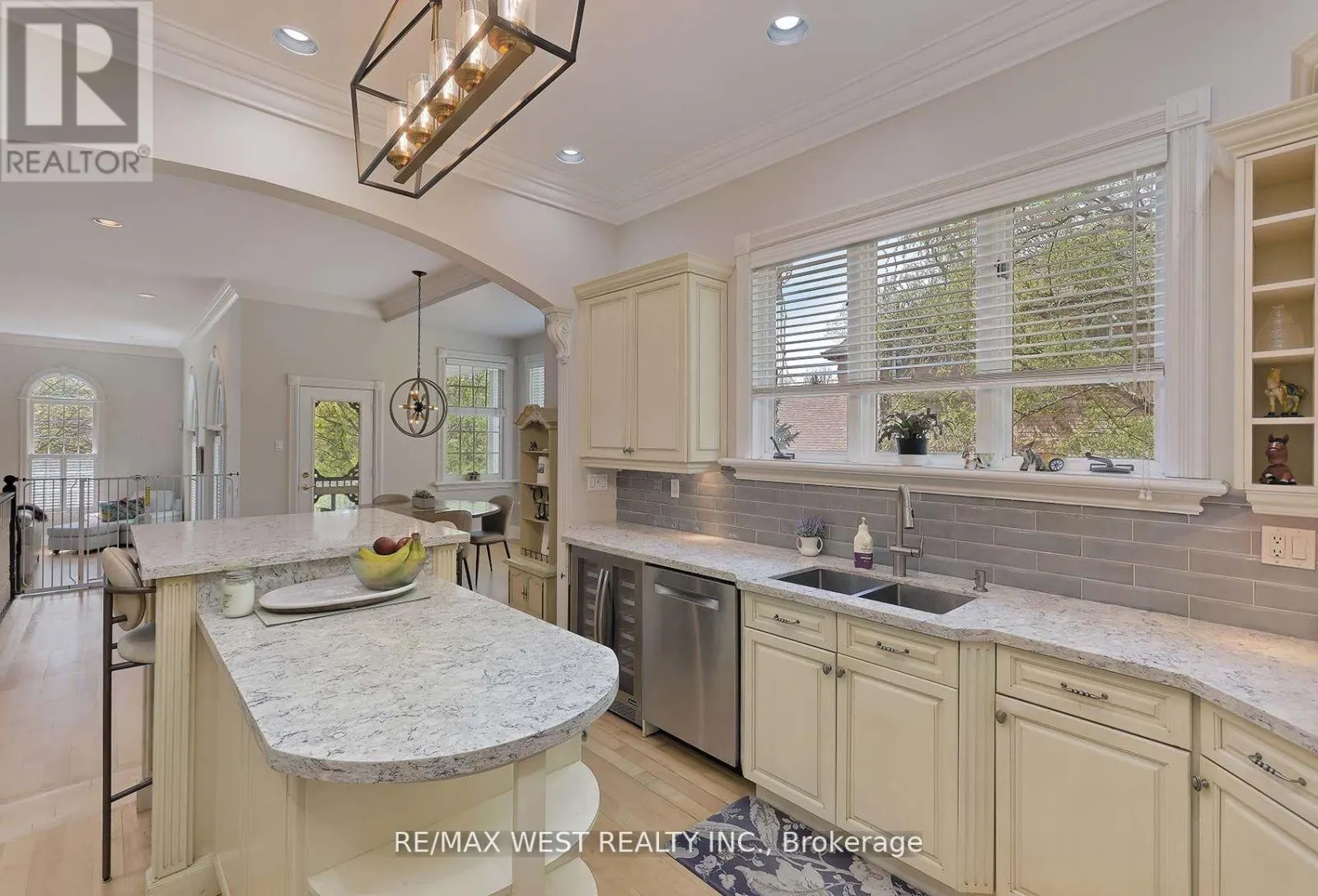 5 HUMBERVIEW DRIVE