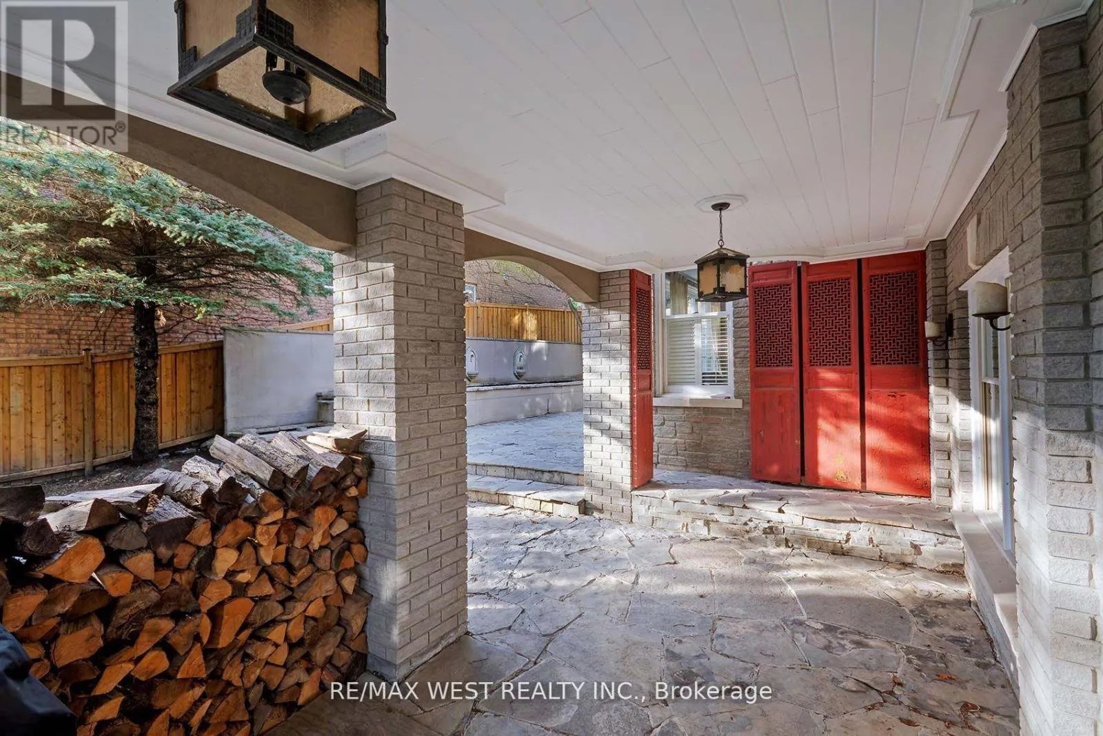5 HUMBERVIEW DRIVE