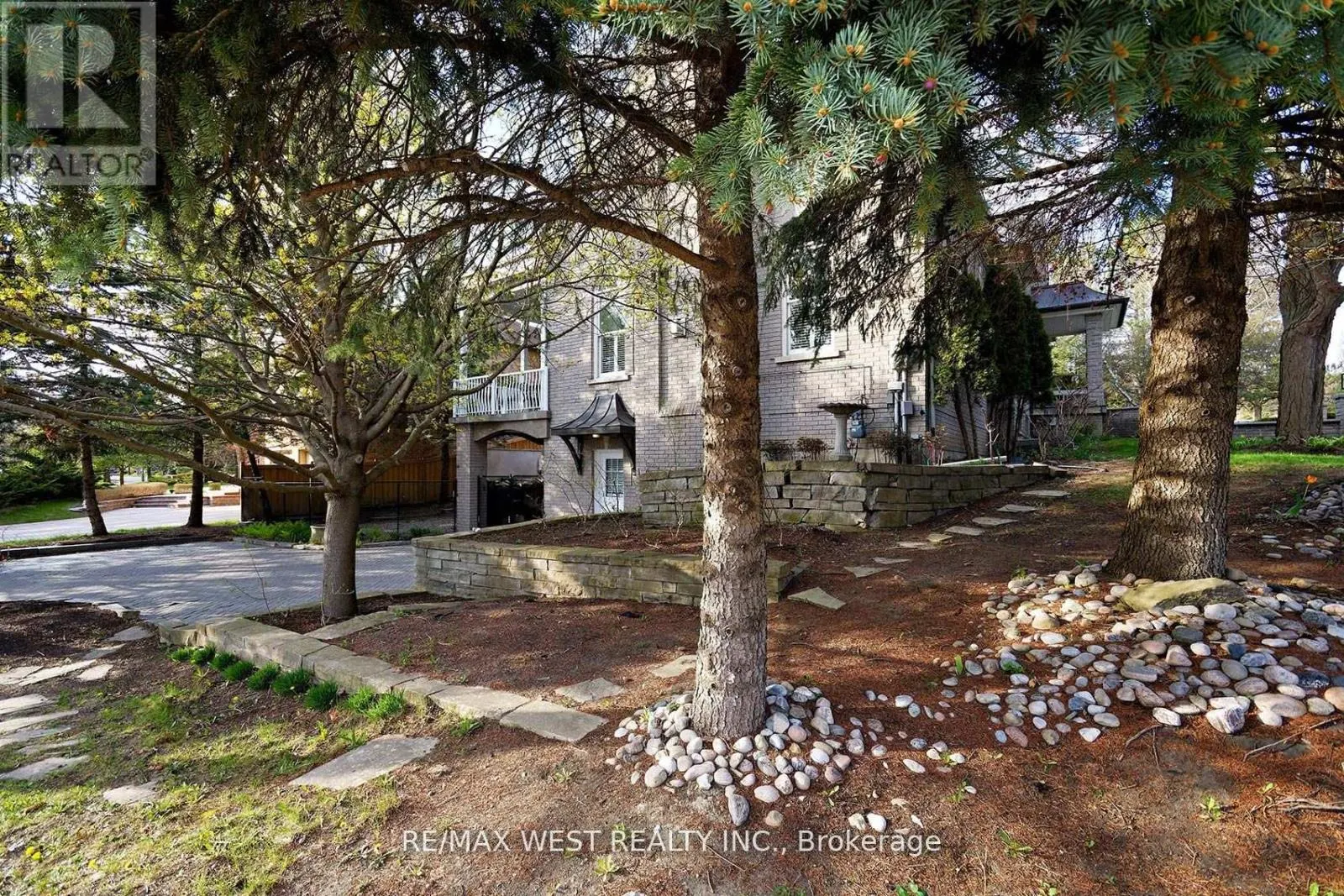 5 HUMBERVIEW DRIVE