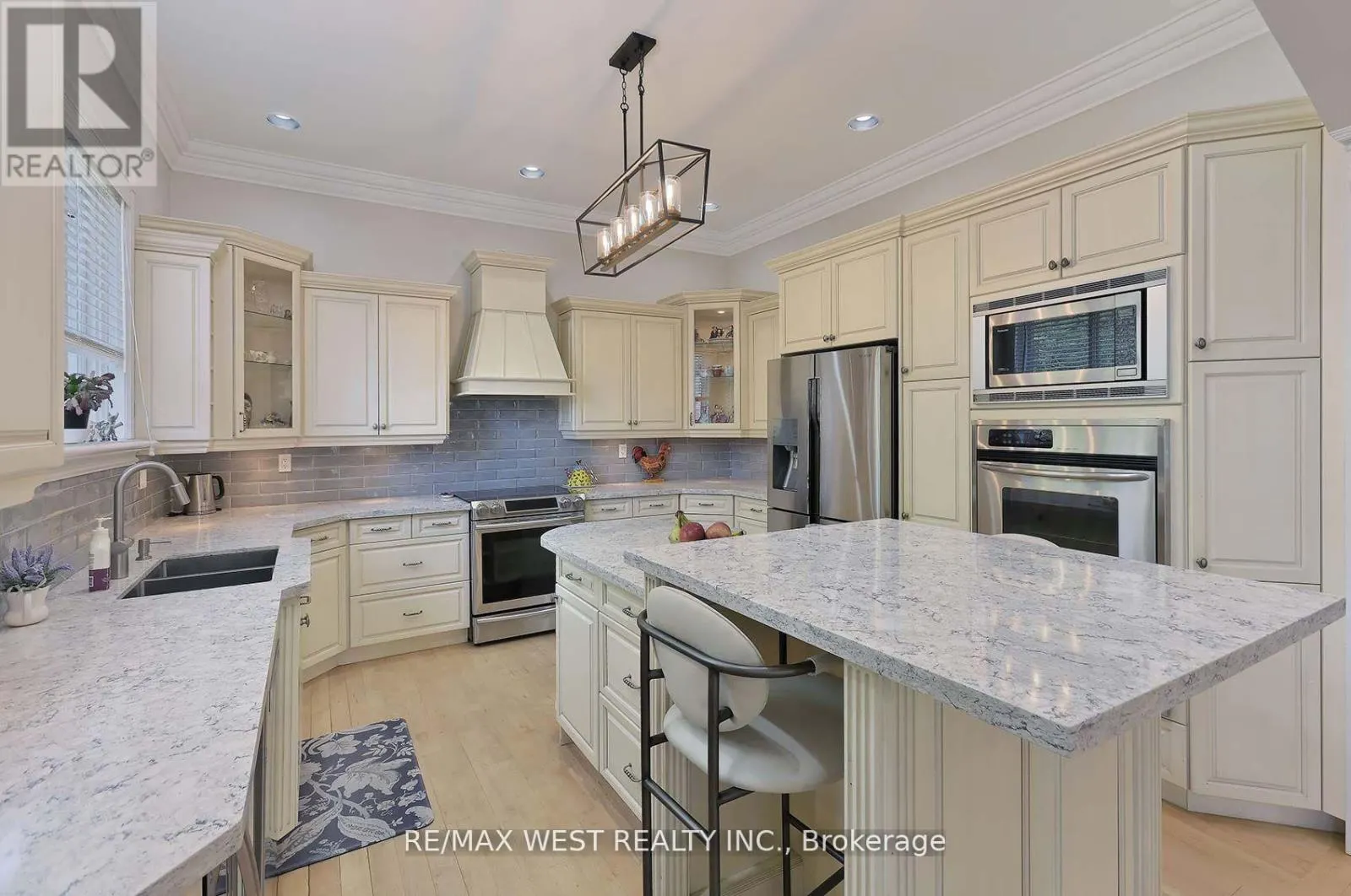 5 HUMBERVIEW DRIVE