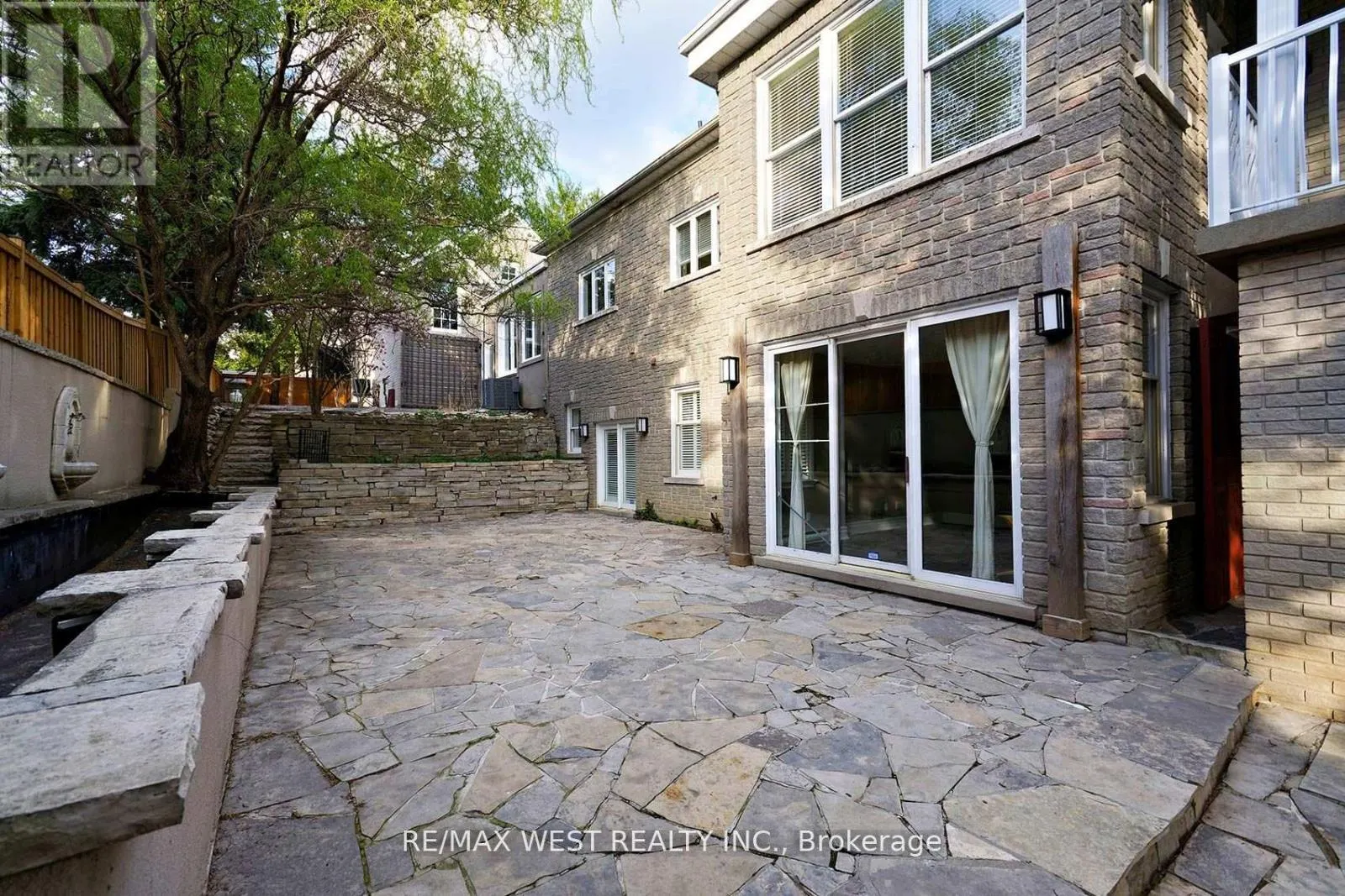 5 HUMBERVIEW DRIVE