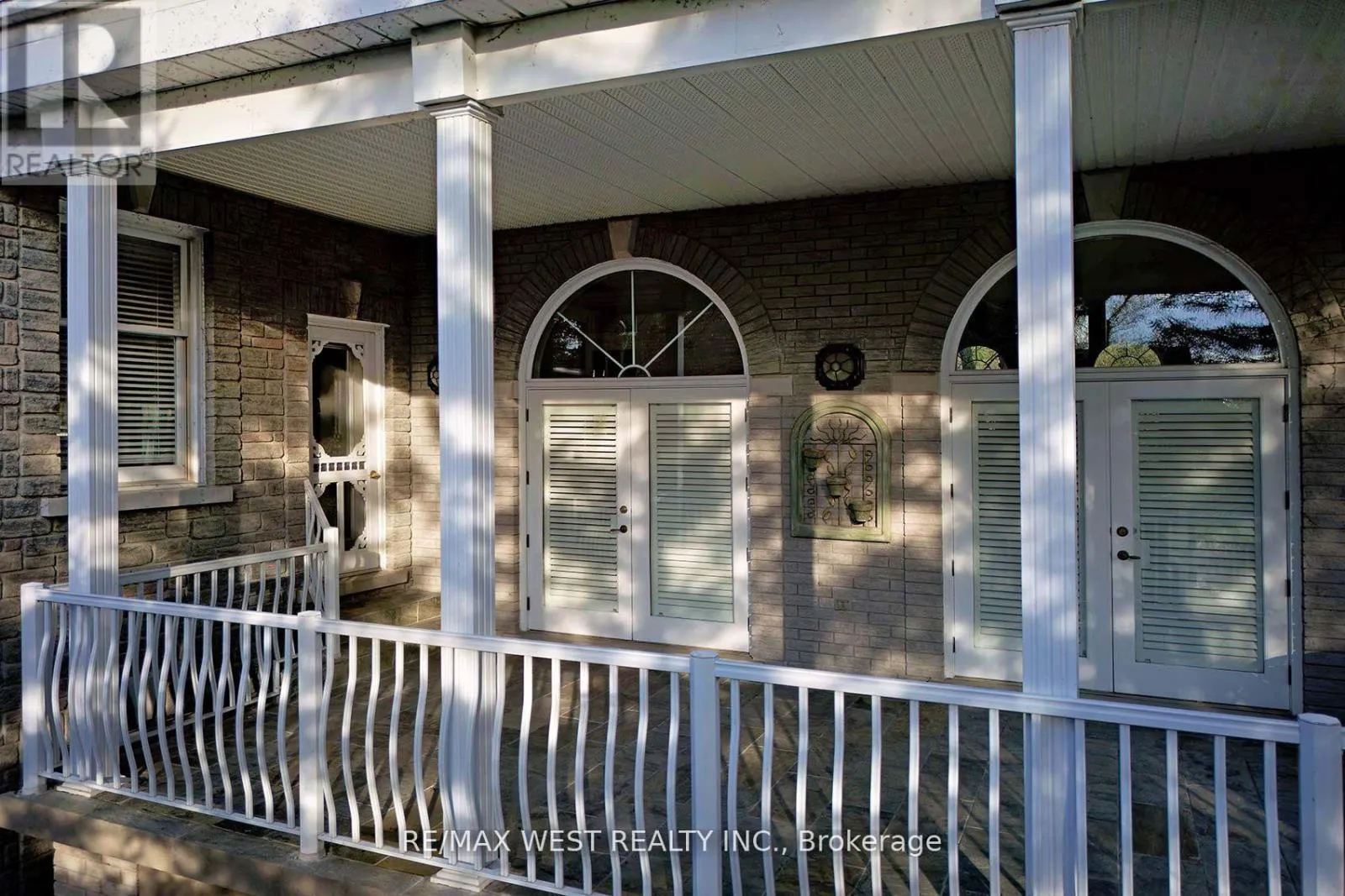 5 HUMBERVIEW DRIVE