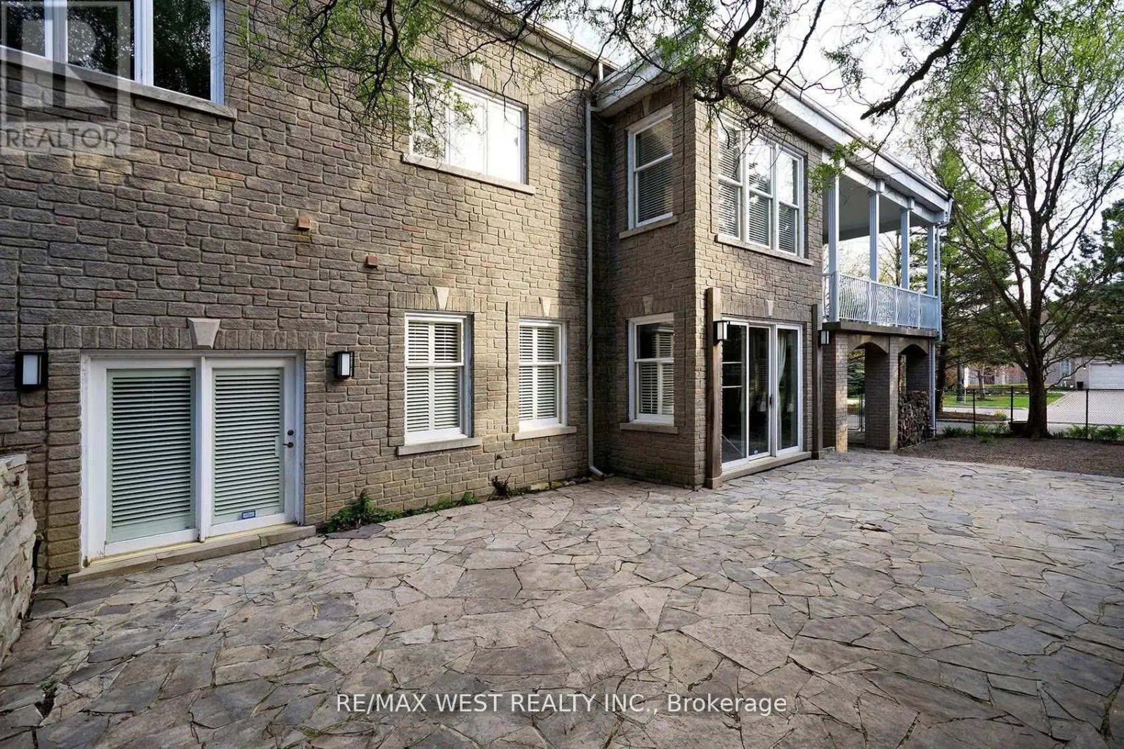 5 HUMBERVIEW DRIVE