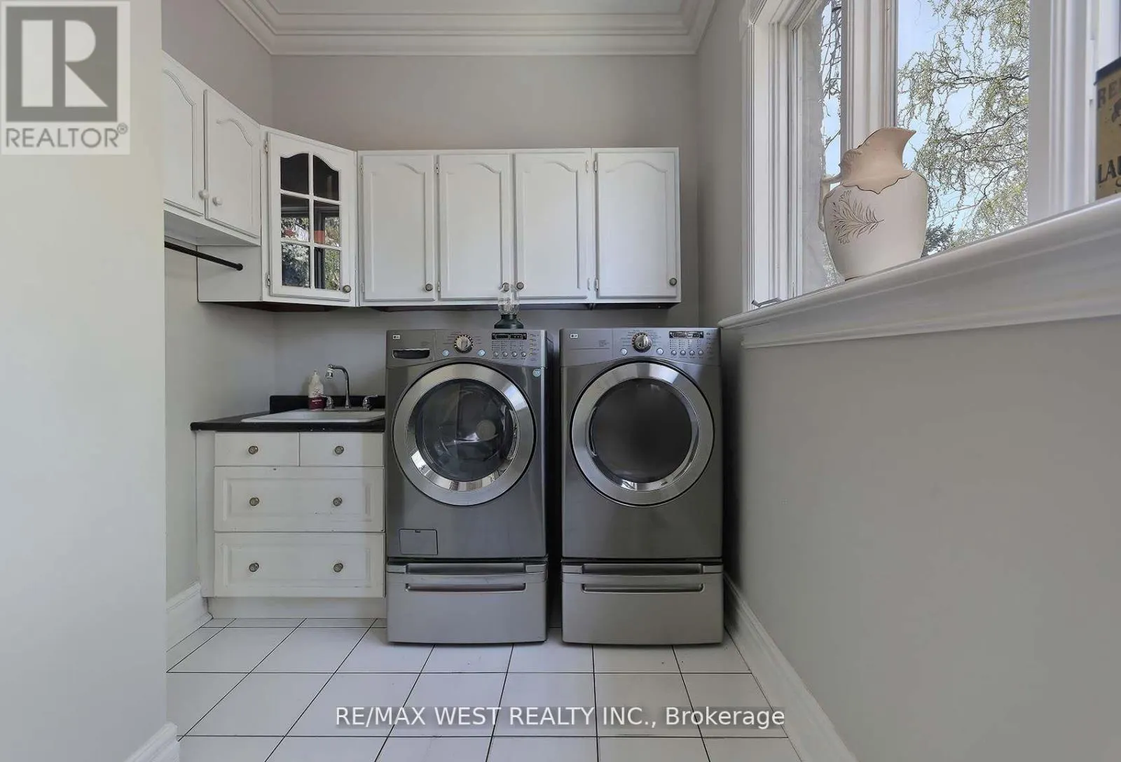 5 HUMBERVIEW DRIVE