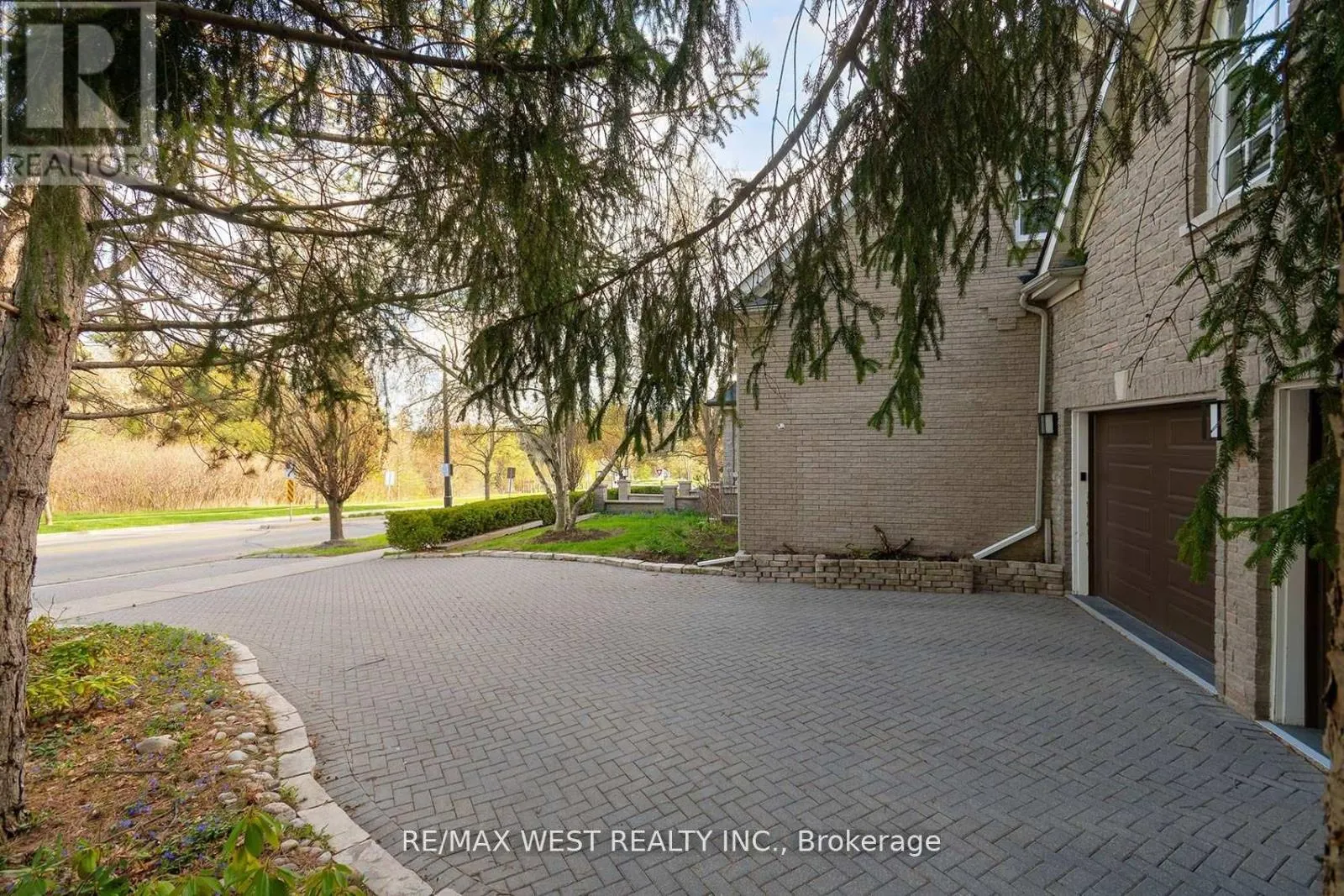 5 HUMBERVIEW DRIVE