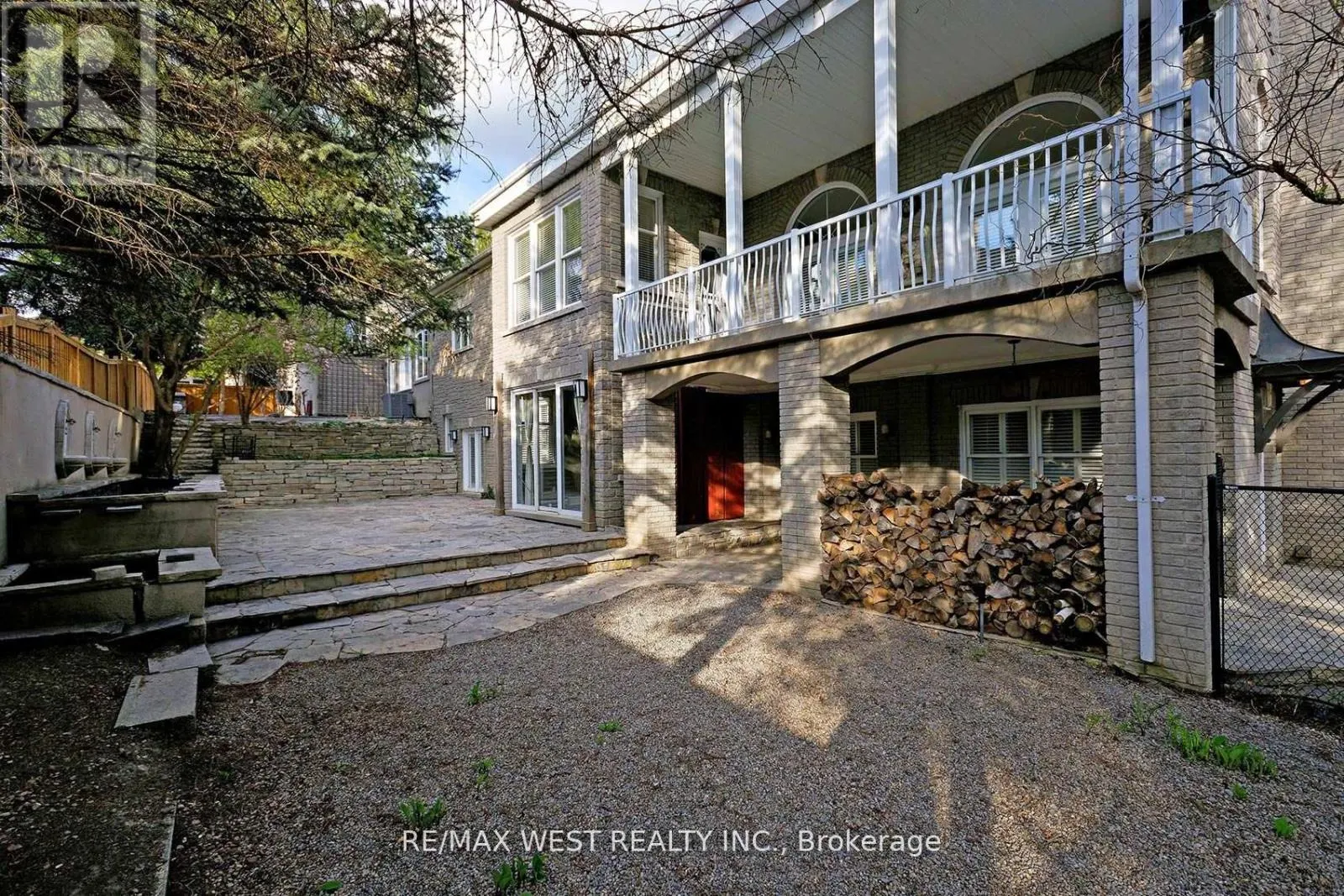 5 HUMBERVIEW DRIVE