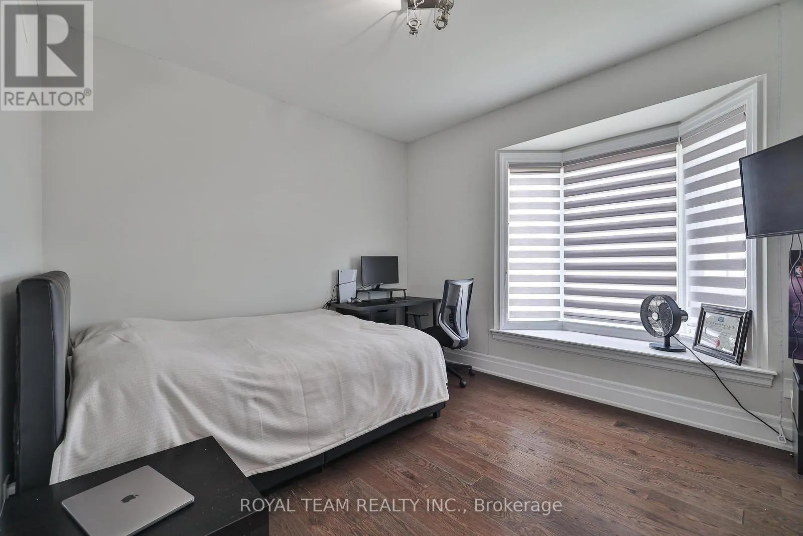 1 RIA COURT