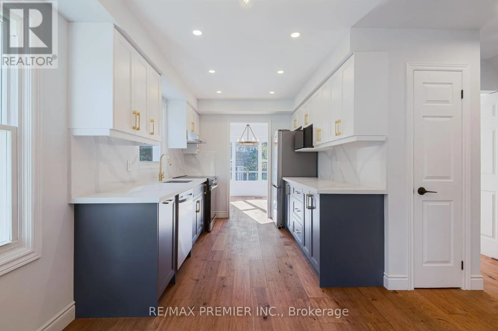23 SUNBIRD BOULEVARD