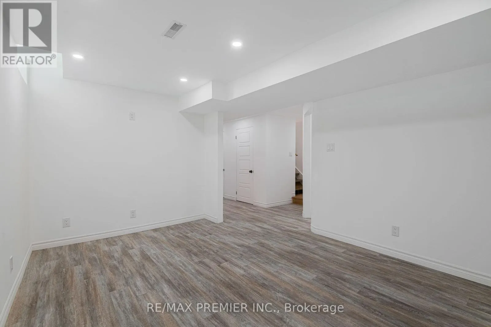 23 SUNBIRD BOULEVARD