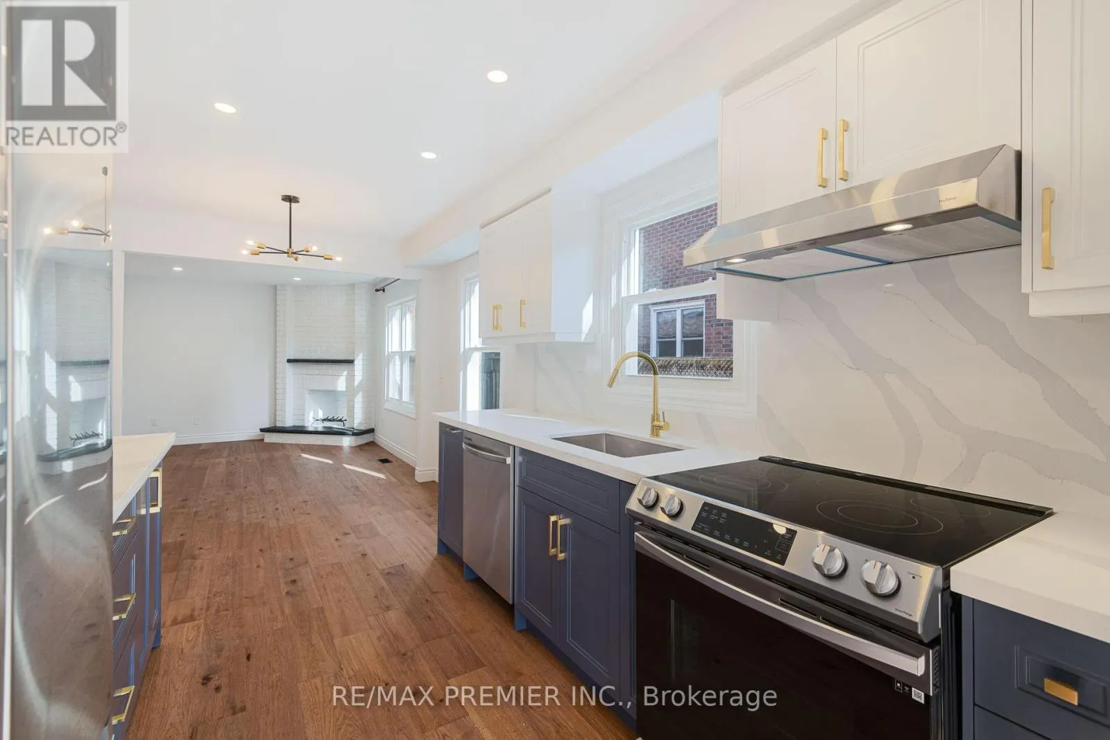 23 SUNBIRD BOULEVARD